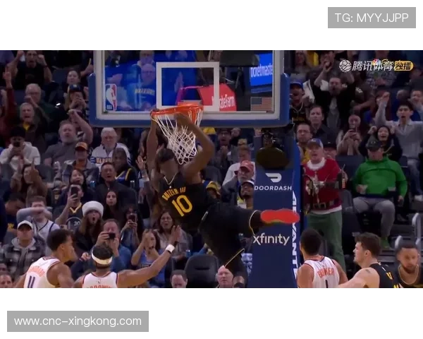 巴恩斯空切接球暴扣引爆主场