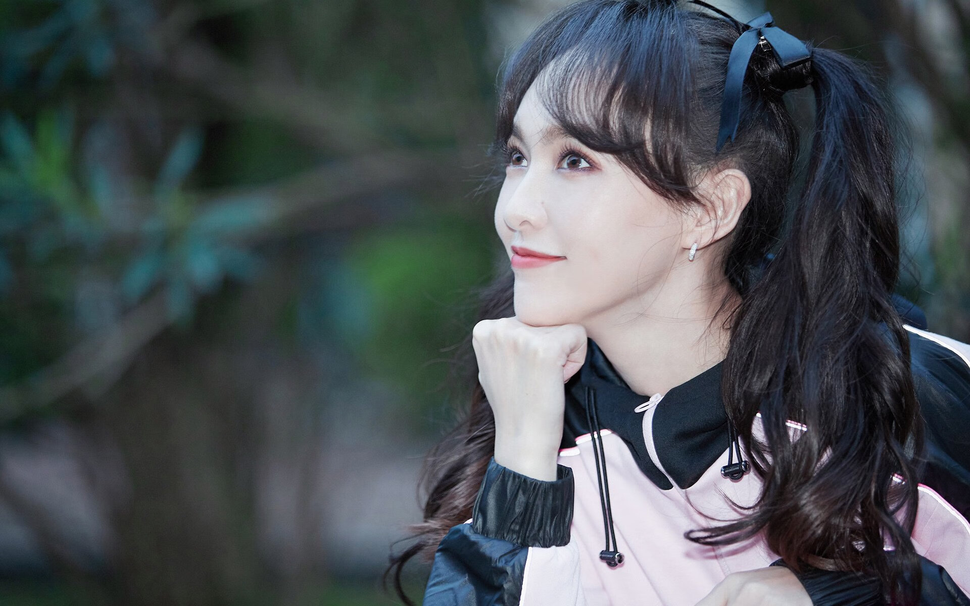 关键战役前夕主帅召开闭门会议鼓舞全队士气