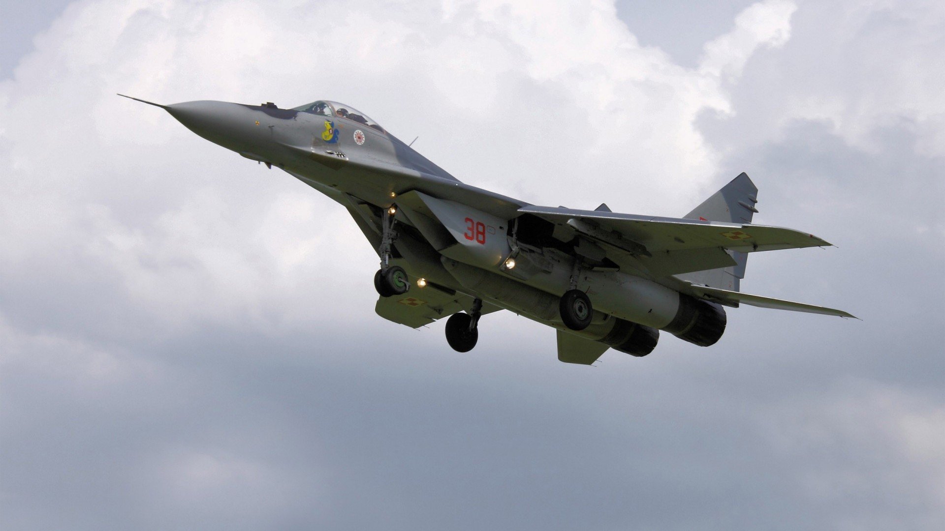 关键战役前夕主帅召开闭门会议鼓舞全队士气