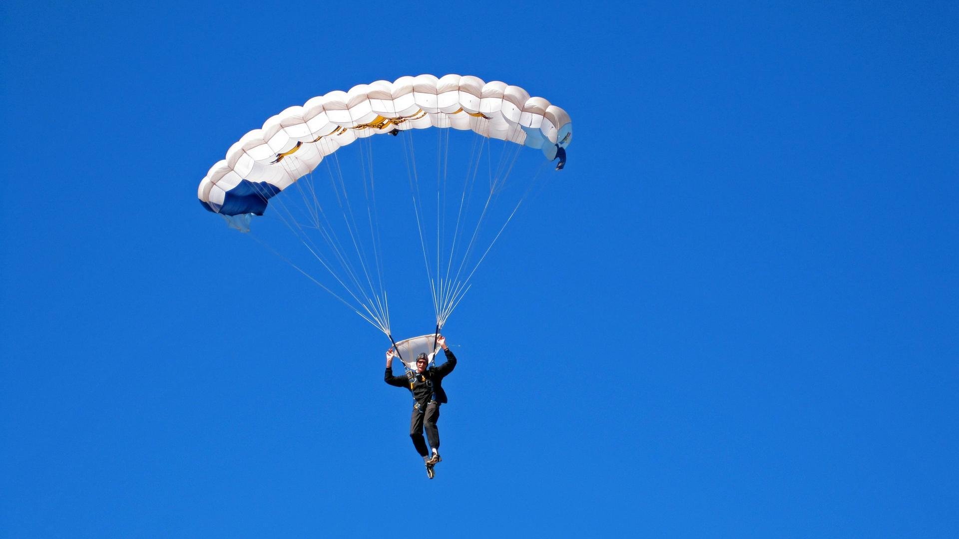 《英雄联盟》S14赛季官方预告片释出，引发粉丝期待，英雄联盟s1赛季结束时间